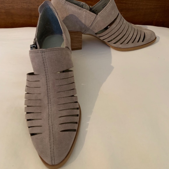 1.State Arnet Taupe Leather Cutout Ankle Booties Size 6M - Picture 10 of 16